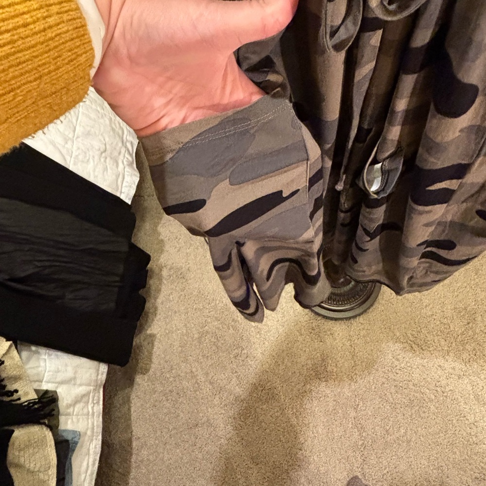 NWT Torrid Camouflage Utility Jacket with Hood and Drawstring Waist - Picture 4 of 9